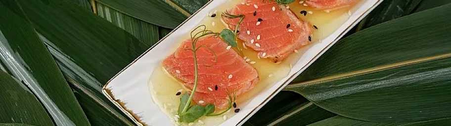 Salmon tataki with citrus sauce Yuzu Dressing Tamaki