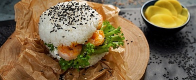 Rice burger with shrimp