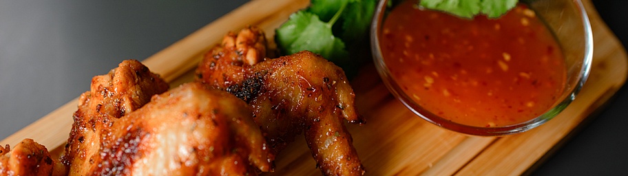 Chicken wings with Sweet Chili sauce Tamaki